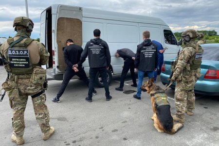 Одесские правоохранители разоблачили контрабандистов, которые незаконно ввезли в страну 15 килограммов «Димедрола» (фото, видео)