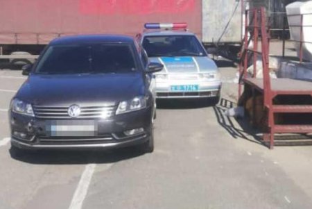 На рынке «7-й километр» водитель иномарки повредил сразу три припаркованных автомобиля (фото)