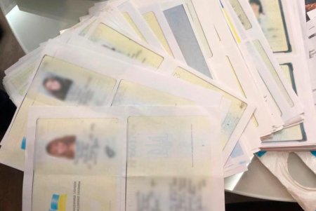 Супружеская пара организовала по всей Одессе сеть борделей: в преступный бизнес они вовлекли более 200 женщин (фото)