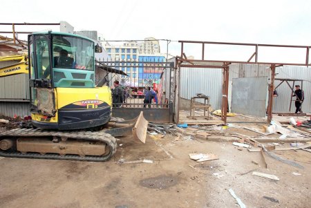 Реконструкция Новощепного ряда: все старые рельсы уже убрали (фоторепортаж)