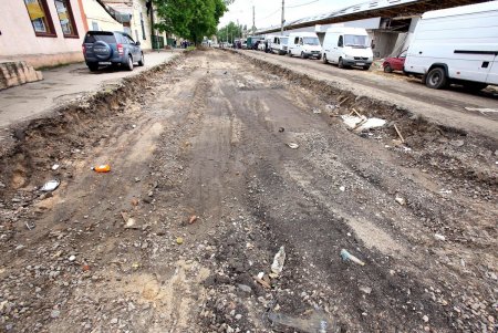 Реконструкция Новощепного ряда: все старые рельсы уже убрали (фоторепортаж)