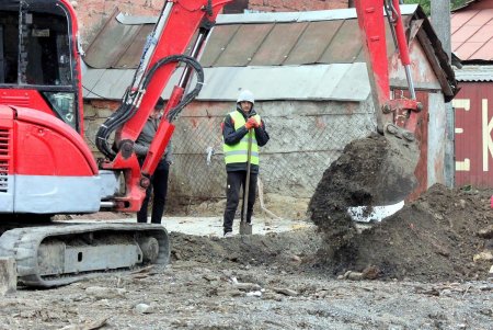 Реконструкция Новощепного ряда: все старые рельсы уже убрали (фоторепортаж)