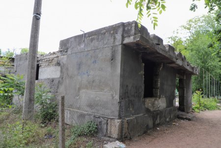 В Преображенском парке строят детскую площадку и заканчивают арку на новом входе в зоопарк (фото)