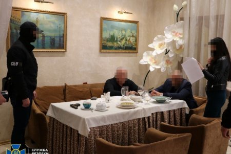 Одессит и киевлянин «продавали» пост главы ОГА Харьковской области за миллион долларов: мошенников задержали (фото, видео) 