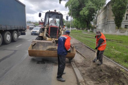 Коммунальные службы провели масштабные санитарно-технические работы в Киевском и Приморском районах (фото)