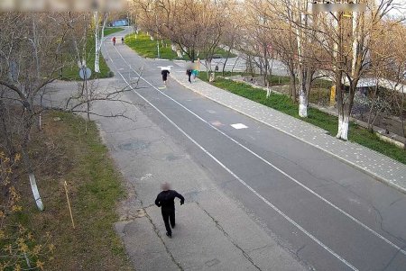 На Трассе здоровья иностранец стрелял в незнакомца и заставил извиняться на коленях: ему грозит семь лет тюрьмы (фото)