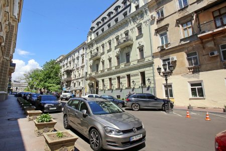 Июньская прогулка по переулку Чайковского (фоторепортаж)