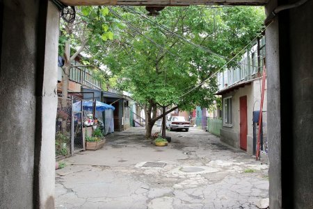 Старые дворы на Молдаванке: улица Болгарская (фоторепортаж)