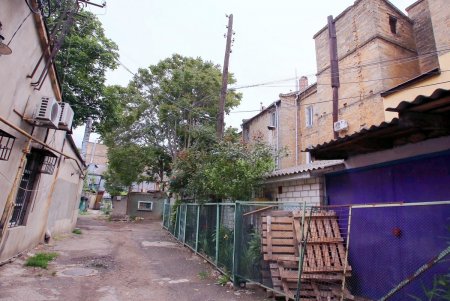Старые дворы на Молдаванке: улица Болгарская (фоторепортаж)