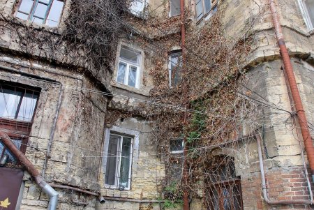 Старые дворы на Молдаванке: улица Болгарская (фоторепортаж)