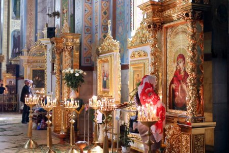 Одесситы отмечают День святой Троицы (фоторепортаж)