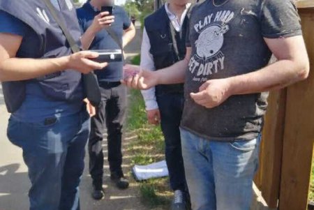 При получении взятки задержали сотрудника Одесской таможни