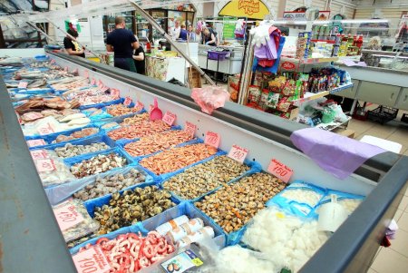 Сезонные продукты на рынке «Привоз» (фоторепортаж)