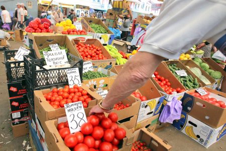 Сезонные продукты на рынке «Привоз» (фоторепортаж)