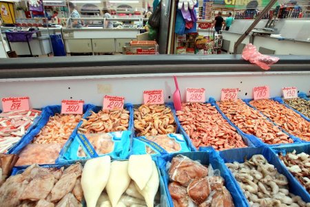 Сезонные продукты на рынке «Привоз» (фоторепортаж)