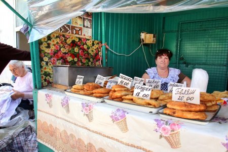Сезонные продукты на рынке «Привоз» (фоторепортаж)
