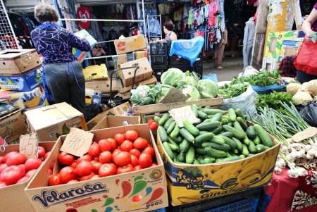 Сезонные продукты на рынке «Привоз» (фоторепортаж)