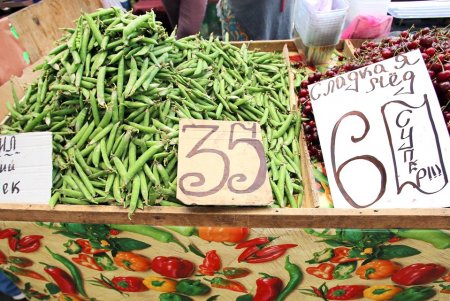 Сезонные продукты на рынке «Привоз» (фоторепортаж)