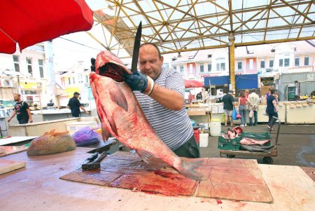 Сезонные продукты на рынке «Привоз» (фоторепортаж)