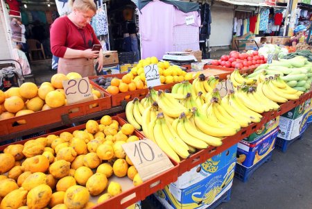 Сезонные продукты на рынке «Привоз» (фоторепортаж)