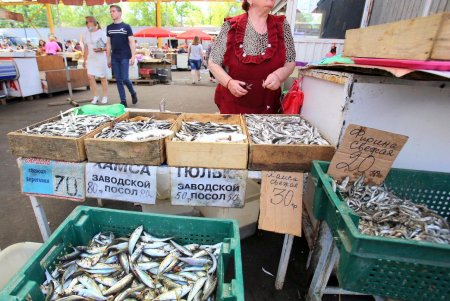 Сезонные продукты на рынке «Привоз» (фоторепортаж)