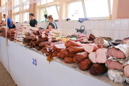 Сезонные продукты на рынке «Привоз» (фоторепортаж)