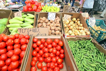 Сезонные продукты на рынке «Привоз» (фоторепортаж)