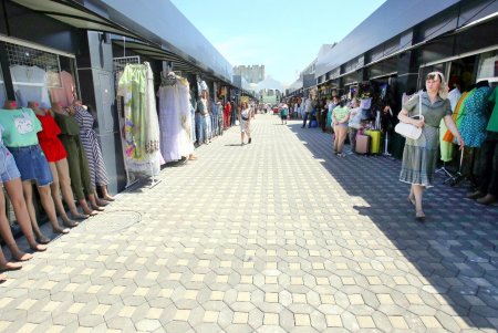 Сезонные продукты на рынке «Привоз» (фоторепортаж)
