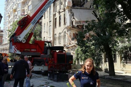 Обрушившийся жилой дом на улице Ясной – памятник архитектуры (фоторепортаж)