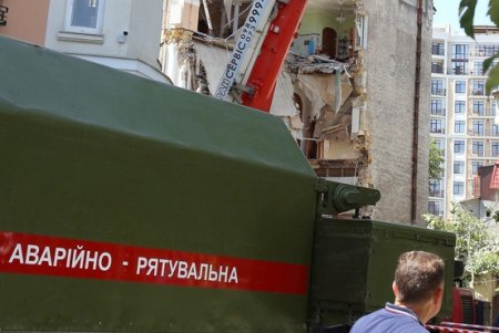 Обрушившийся жилой дом на улице Ясной – памятник архитектуры (фоторепортаж)