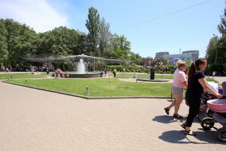 Одесский парк Горького в жаркий летний день (фоторепортаж)