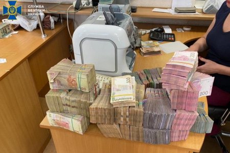 В Одессе «накрыли» конвертцентр: компании-клиенты побеждали в тендерах и незаконно выводили деньги (фото)