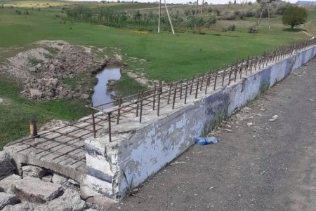 Дорожники ремонтируют мост на трассе Одесса – Рени (фото)