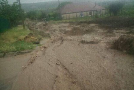 Ливень затопил дома и улицы в Ренийском районе (фото, видео)
