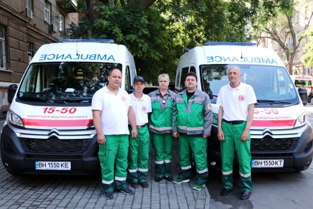 Одесский центр неотложной медпомощи получил автомобиль с выдвижным пандусом (фото)