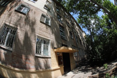 Больше 150 парадных отремонтировано во всех районах города (фото)