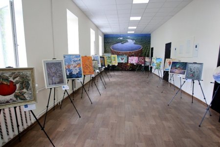 Выставка живописи ко Всемирному дню донора крови «Цвет жизни» (фоторепортаж)