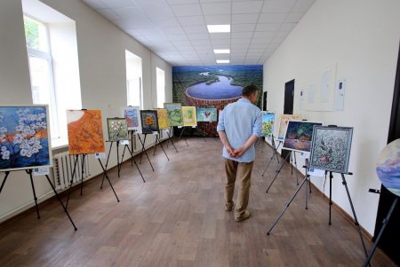 Выставка живописи ко Всемирному дню донора крови «Цвет жизни» (фоторепортаж)