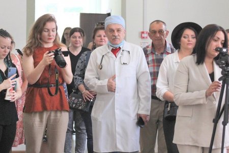 Выставка живописи ко Всемирному дню донора крови «Цвет жизни» (фоторепортаж)