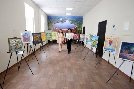 Выставка живописи ко Всемирному дню донора крови «Цвет жизни» (фоторепортаж)