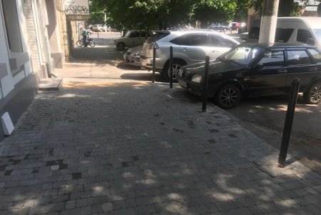 В Приморском районе капитально ремонтируют тротуары (фото)