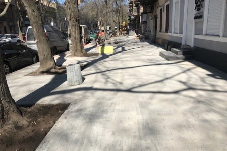 В Приморском районе капитально ремонтируют тротуары (фото)