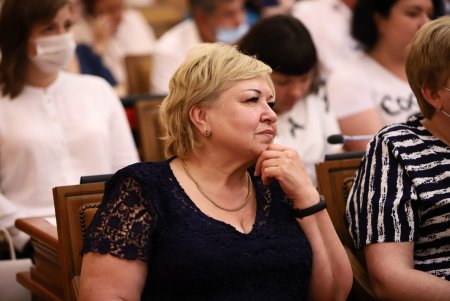 Медработникам Одессы вручили ключи от квартир и почетные награды города (фото) 