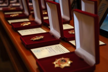 Медработникам Одессы вручили ключи от квартир и почетные награды города (фото) 