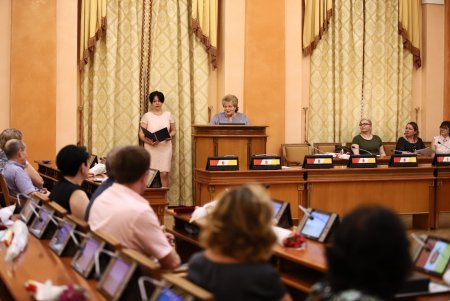 Медработникам Одессы вручили ключи от квартир и почетные награды города (фото) 
