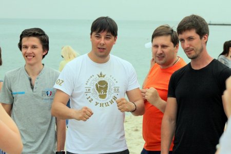 Открытая тренировка по боксу на берегу моря (фоторепортаж)