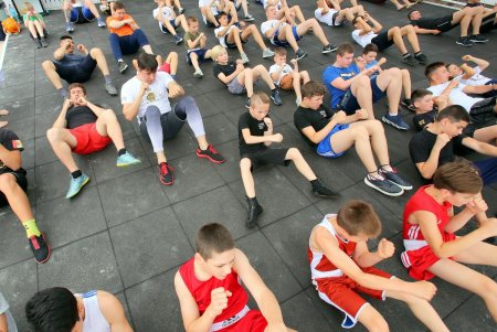 Открытая тренировка по боксу на берегу моря (фоторепортаж)