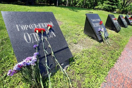 В Одессе почтили память погибших во Второй мировой войне (фоторепортаж)
