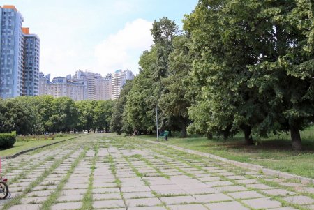 Прогулка по скверу возле ОГА (фоторепортаж)
