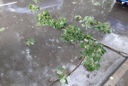 Сильный ливень обрушился на поселок Котовского (фото, видео)